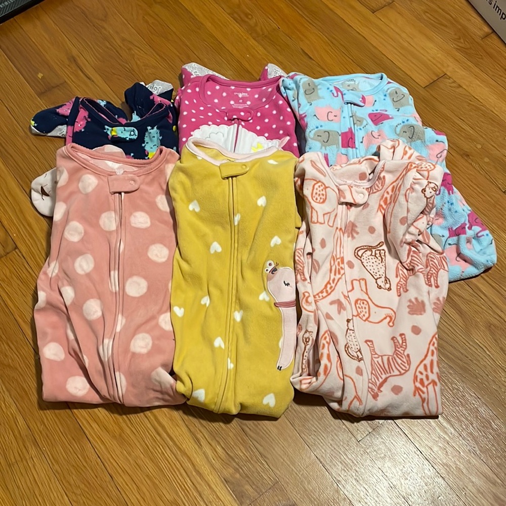 Carter’s 4T fleece footed pajamas